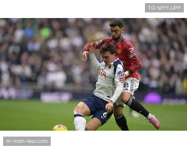 曼联控转攻一脚到位策略，避免无效传导专注禁区质量机会